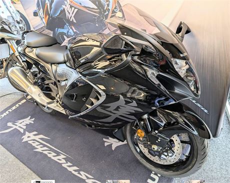 Suzuki GSX1300R HAYABUSA 1300 - Haslemere Motorcycles in Whitehill Hampshire