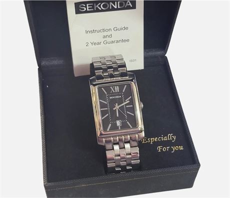 Vintage Sekonda 3771 AKV Stainless steel gents quartz wristwatch boxed VGC