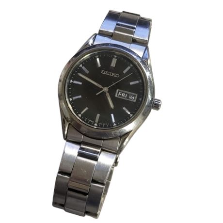 Vintage Seiko 7N43-9070 gents stainless wristwatch quartz movement Day/Date GC